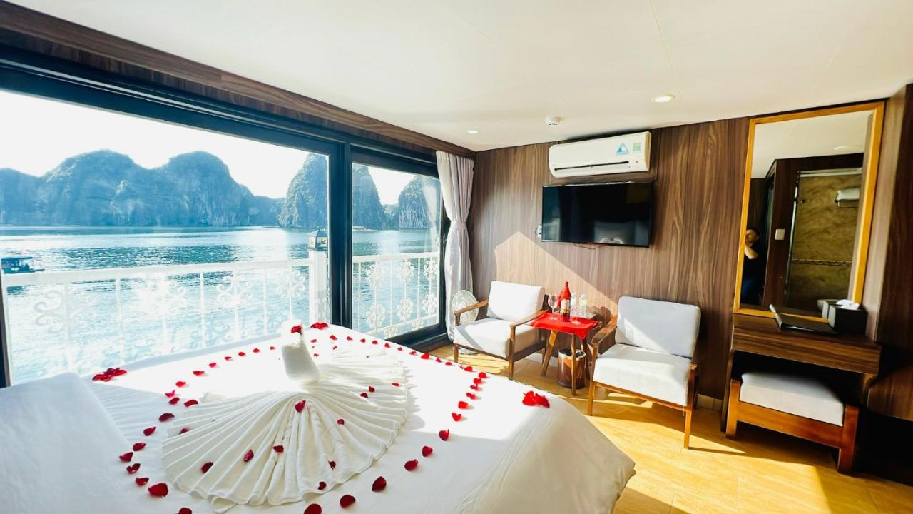 Hotel Unicharm Cruise Ha Long Esterno foto