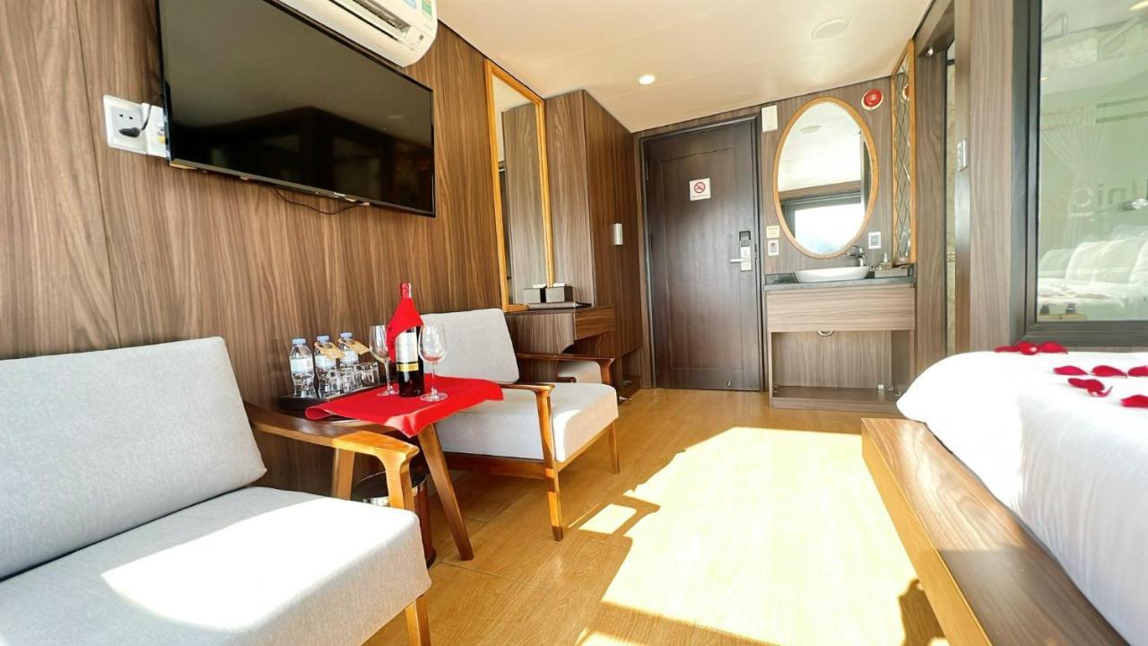 Hotel Unicharm Cruise Ha Long Esterno foto