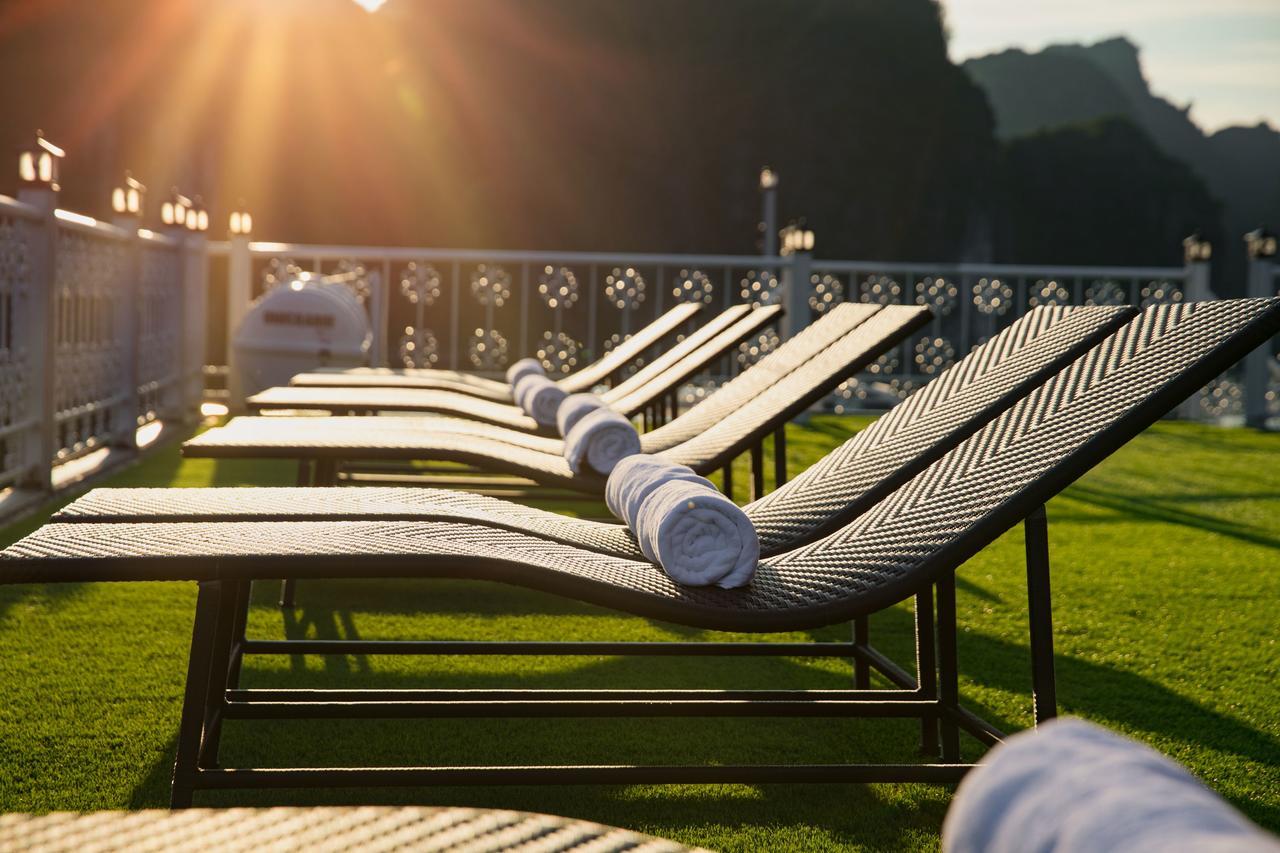 Hotel Unicharm Cruise Ha Long Esterno foto