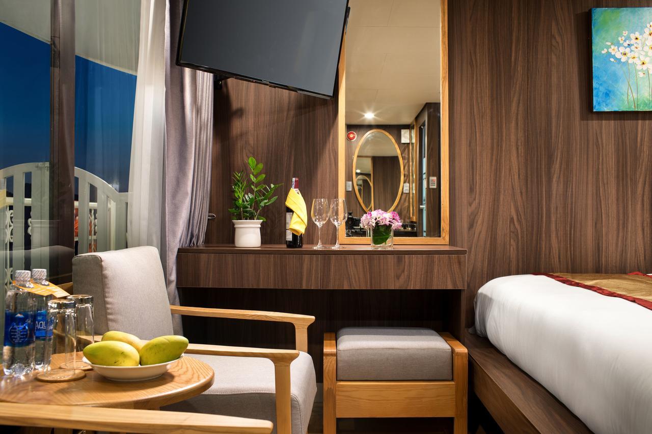 Hotel Unicharm Cruise Ha Long Esterno foto